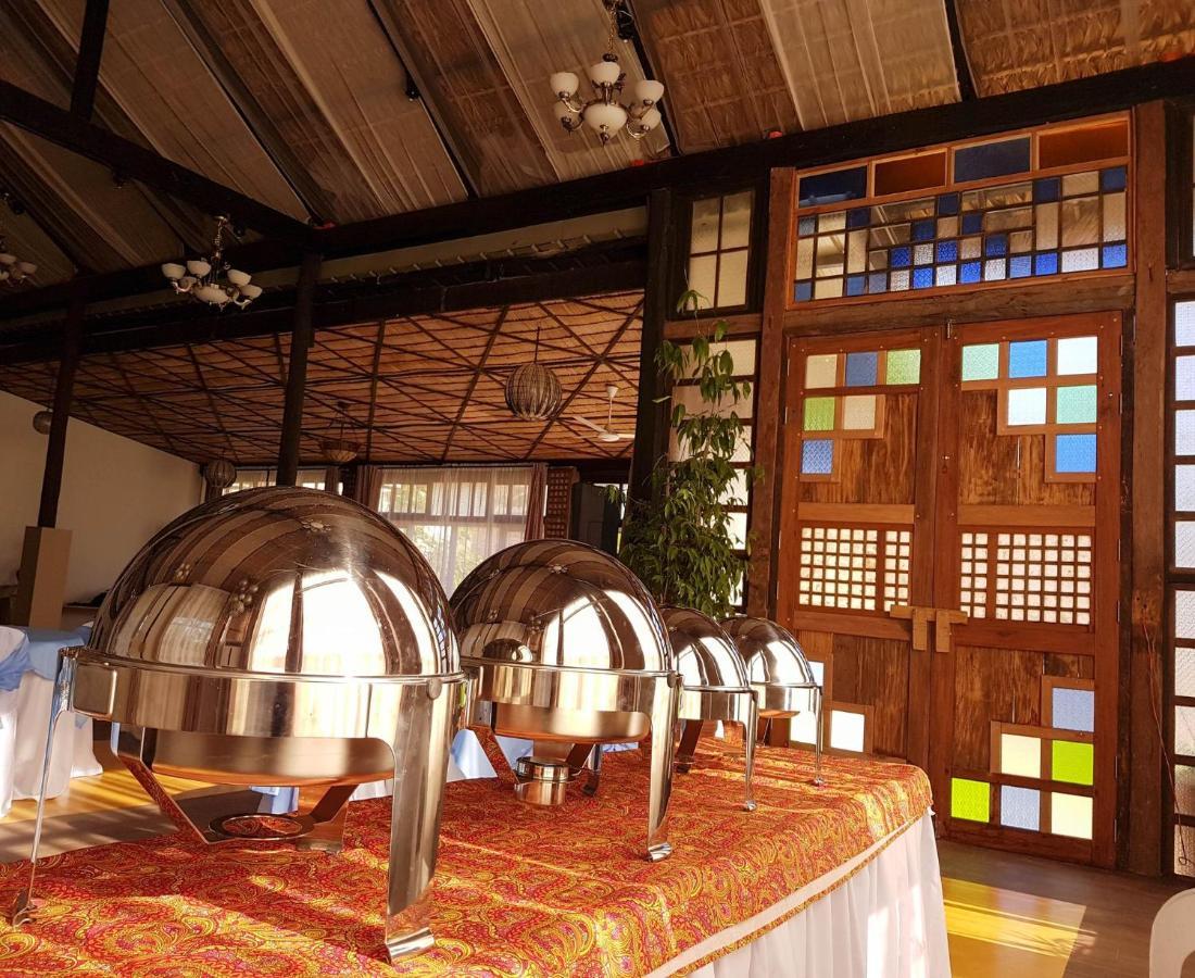 Casa Victoria Resort And Restaurant Pagudpud Bagian luar foto