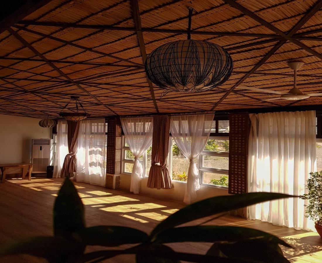 Casa Victoria Resort And Restaurant Pagudpud Bagian luar foto